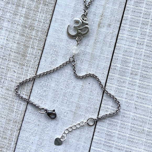 Hand piece om sign & clear quartz slave bracelet - Picture 3 of 10